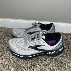 Brooks Women's Adrenaline GTS Silver and Black Running Shoes
